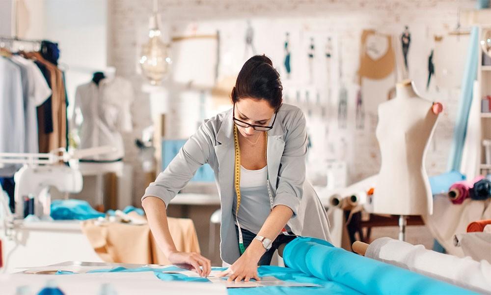 Ziravalone Donna: Eleganza Su Misura – Vestiti e Completi Personalizzati per Lei.