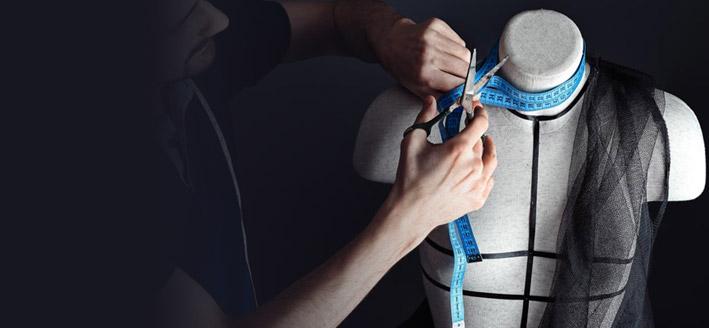 Dal Bozzetto al Capo Finito: Il Percorso del Tuo Abito Personalizzato